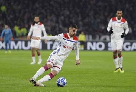 而边路球员 而边路球员